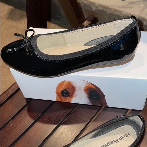 Hush Puppies Women's Glossy Black Flats - Picture 2 of 9